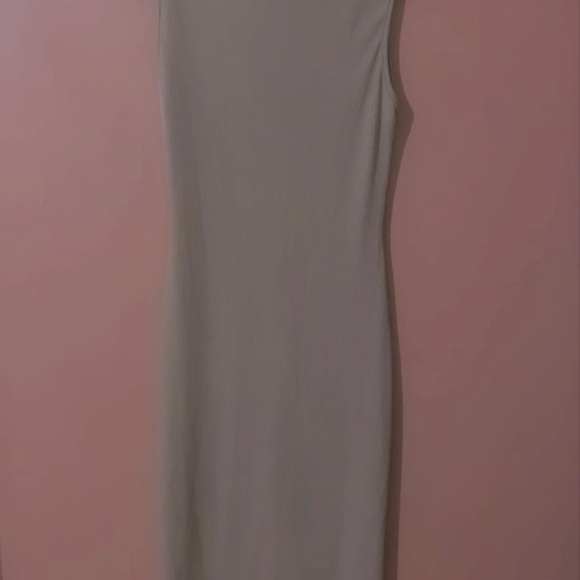 Medium - Picture 5 of 6